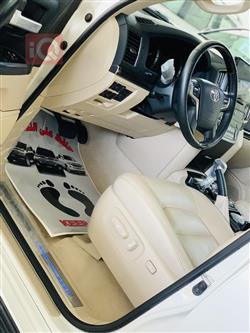 تۆیۆتا لاند کروزەر